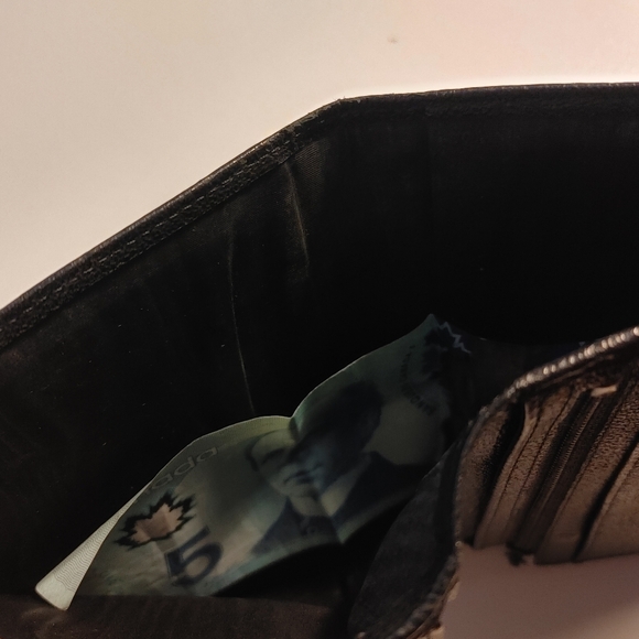 Chanel Black Leather Wallet with Gold Hardware - Picture 7 of 7